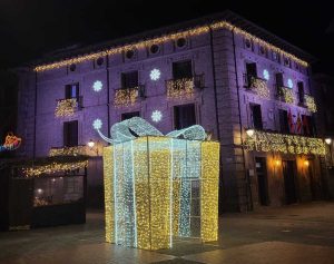 Planes para hacer estas navidades en la ribera de navarra, vistas del ayuntamiento de corella iluminado